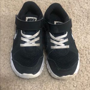 Toddler Nike’s size 11c